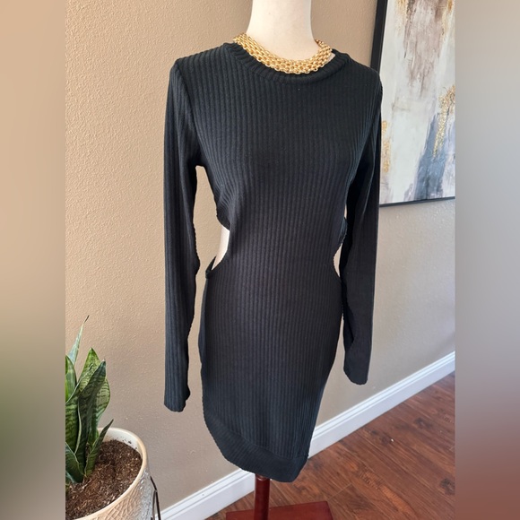 Black knit ribbed sweater dress - Picture 6 of 10